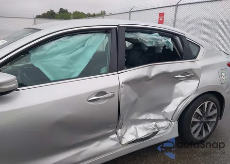 2017 Nissan Altima 2.5 Sl z USA, uszkodzony, nr VIN 1N4AL3AP0HC202913